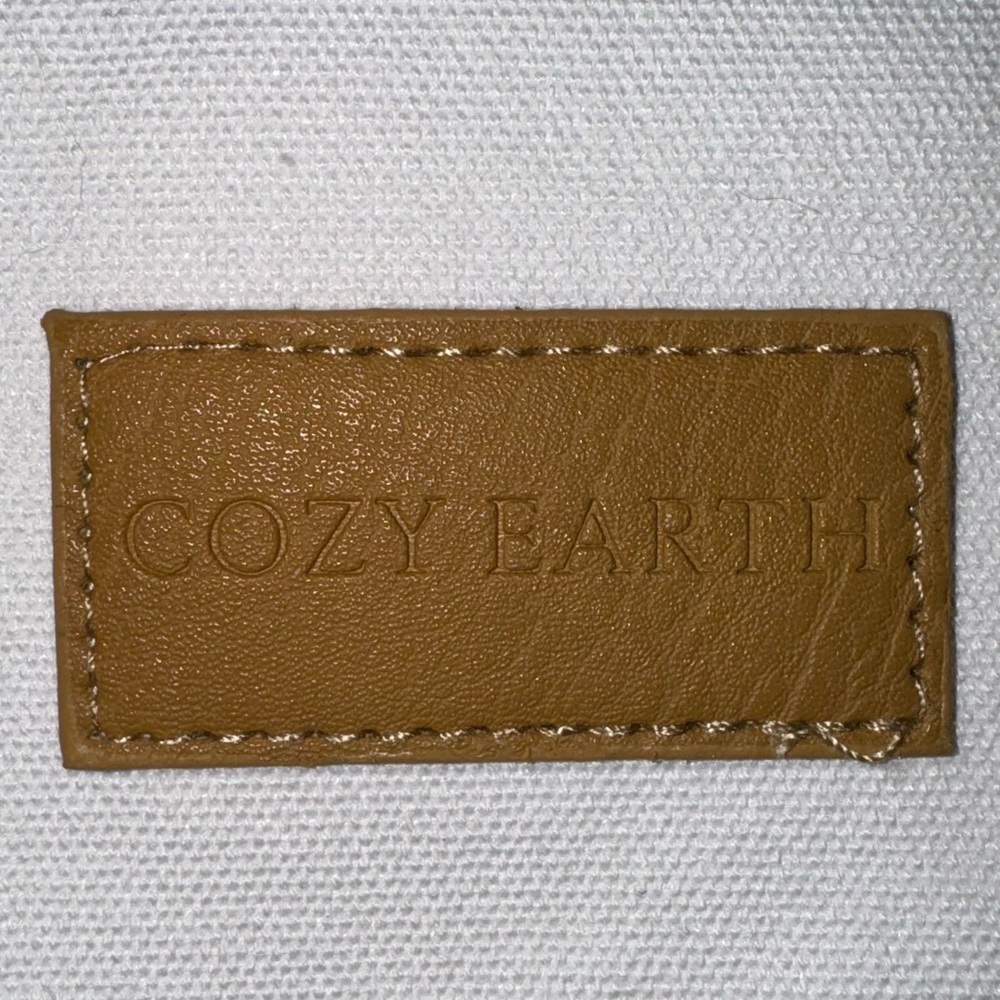 Cozy Earth tote bags (there are two). Both of them for the prices of one!! - Picture 2 of 9